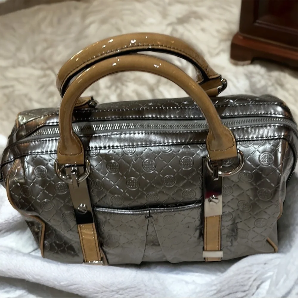Dana Buchman gray silver satchel bag w/tan patent leather trim & handles